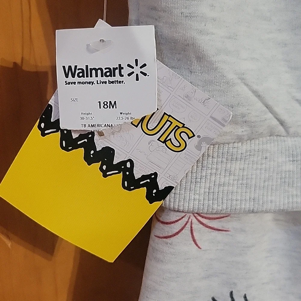 Peanuts Snoopy short outfit . - Picture 5 of 5